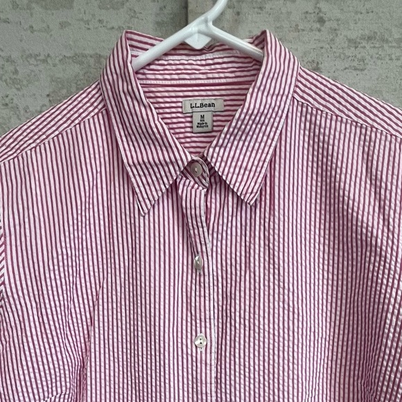L.L. Bean Searsucker Red and White Striped Shirt Size Medium Coastal Nautical - Picture 2 of 15